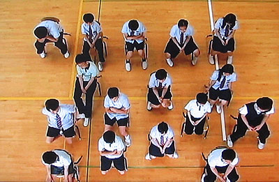 Kyungwoo Chun . SILENCE IS MOVEMENT 2004video based on performance15:22 mincourtesy: DNA Berlin