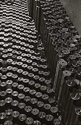 Umbo, Friedliche Demontage, ca. 1947Courtesy Galerie Kicken, Berlin und Phyllis Umbehr, Unterwössen