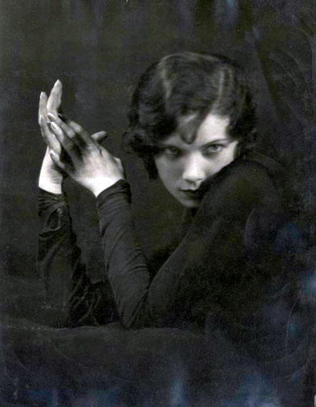 Dance of Hands. Tilly Losch and Hedy Pfundmayr in Photographs 1920-1935 Dance of Hands. Tilly Losch and Hedy Pfundmayr in Photographs 1920-1935