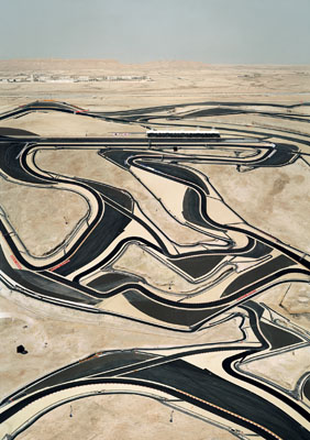 Andreas Gursky  Bahrain I, 2005 306 x 221,5 cm C-Print © Andreas Gursky / VG Bild-Kunst, Bonn 2007Courtesy Monika Sprüth / Philomene Magers