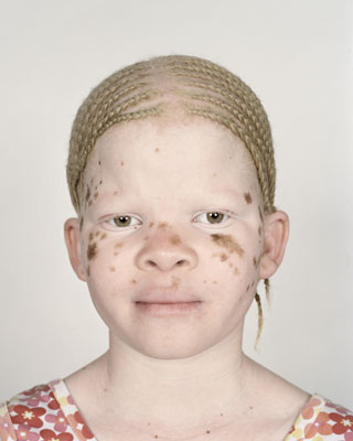 Pieter Hugo Londiwe Wendy Mkhize, Pietermaritzburg, 2005 © Pieter Hugo, Courtesy of the Stephen Cohen Gallery
