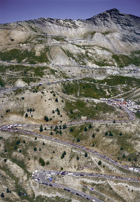 Andreas Gursky  Tour de France I 2007 C-Print 307 x 218,9 cm © Andreas Gursky / VG Bild-Kunst, Bonn 2007Courtesy Monika Sprüth / Philomene Magers