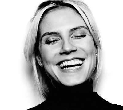 Heidi Klum träumt in der ZEIT Nr. 49/04. Fotografiert von Ralph Mecke
