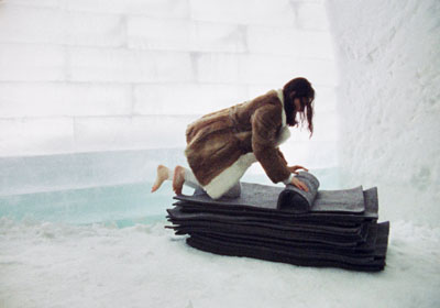 Orit Raff (b. 1970)Palindrome, 2001 (film still)16 mm color film transferred to video, with sound, continuous loop, 00:05:30 Courtesy the artist and Julie Saul Gallery© Orit Raff