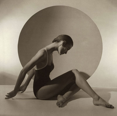 Chanel Beauty, 1987Platinum PalladiumLater PrintRecto annotatedca. 35 x 28 cm© Horst P. Horst / Art & Commerce