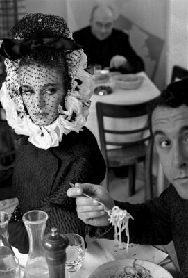 1962, Rome, Haute Couture (Spaghetti) 4/30Silbergelatineprint, 30 x 40 cm© Frank Horvat