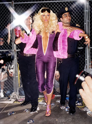 Paris Hilton - Hi Bitch Bye Bitch, série Excess, 2004 © David LaChapelleRetrospektive bis 31. Mai im Musée de la Monnaie, Paris