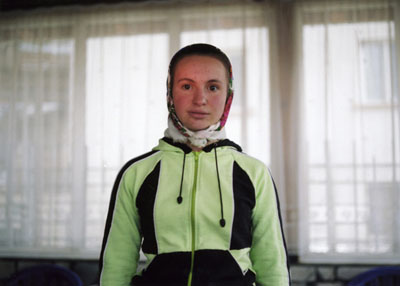 Pepa Hristova, Aishe, Ribnovo/Bulgarien, aus der Serie Fremde im eigenen Land, 2006/2007, c-print *