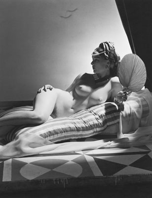 NUDES - Positions of Nude Art Photography NUDES - Positions of Nude Art Photography