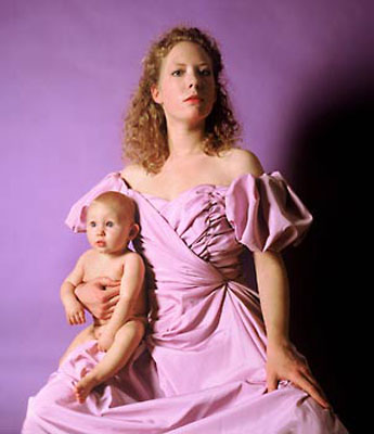 © Herlinde KoelblSein und Schein, Julia mit SophieMünchen 1991