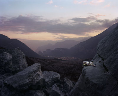 Thomas Wrede, Oberhalb des Tals, 2009, Lambda Print Diasec, 170 x 210 cm