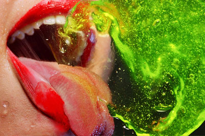 Marilyn Minter: Chewing Green, 2008. C-Print, 150 x 218 cm © Marilyn Minter. Courtesy Salon 94