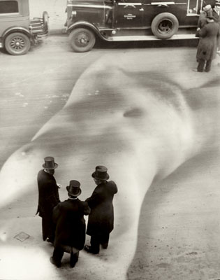 Heinz Hajek-HalkeDie üble Nachrede (Malicious Gossip), 1932Vintage silver printEstimate € 8,000 – 10,000