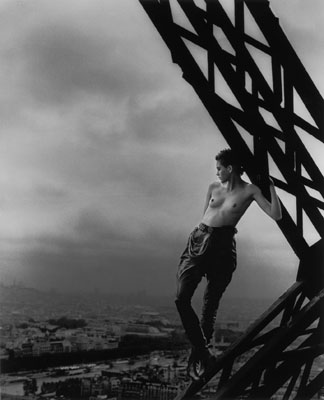 Peter LindberghMATHILDEROLLING STONE MAGAZINETOUR EIFFEL, PARIS 1989© Peter Lindbergh