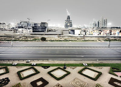 History Rising, DubaiC-Print auf Aluminium, hinter Glas, gerahmt 125 x 149,5 cm, 2006, edition of 5. &copy; Thomas Weinberger/ VG Bild-Kunst, Bonn 2011