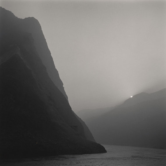 Three Gorges, Yangtze River, China, 2001Gold toned gelatin silver print © Lynn Davis, Courtesy Edwynn Houk Gallery, New York/Zurich