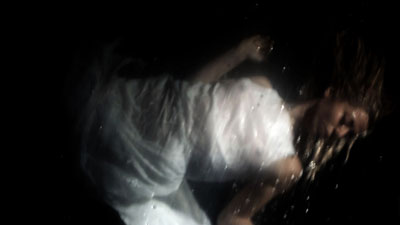 Clare LanganState of Suspension, 20126 min. 30 sec.high speed HD video (video still #3 and #4)music by J&uuml;rgen SimpsonFunded by the Arts Council of Ireland & the Irish Film BoardCourtesy of Galerie Anita Beckers | Frankfurt and the artist