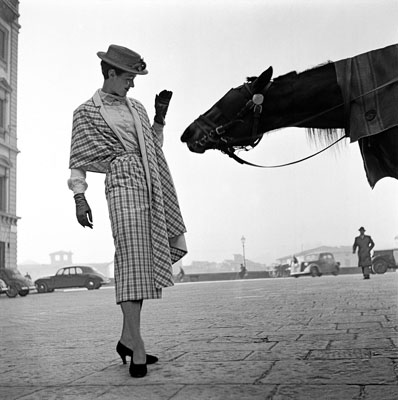1951, Florence, first fashion photograph© Frank Horvat |  www.horvatland.com