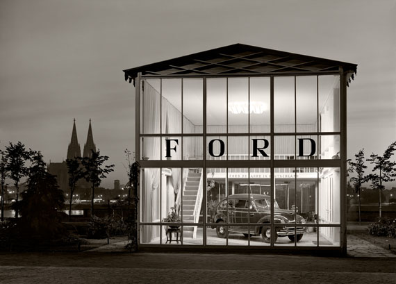 Karl Hugo Schmölz, Messegelände: Pavillon Ford. 1950 © Archiv Wim Cox