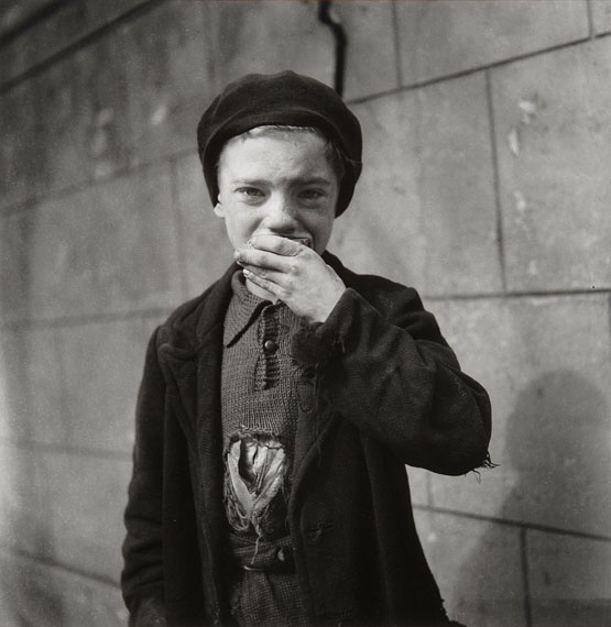 Emmy Andriesse, Portrait of a boy. Amsterdam, spring 1945. Coll. JHM