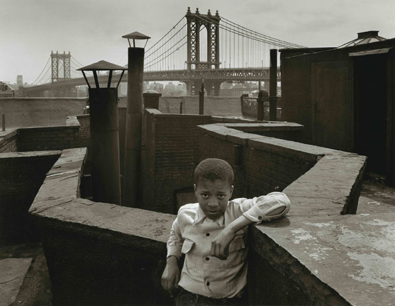 The boy on the roof. Pitt Street, Lower East Side, New York, 1938 © Walter Rosenblum